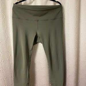Lululemon 3/4 crops